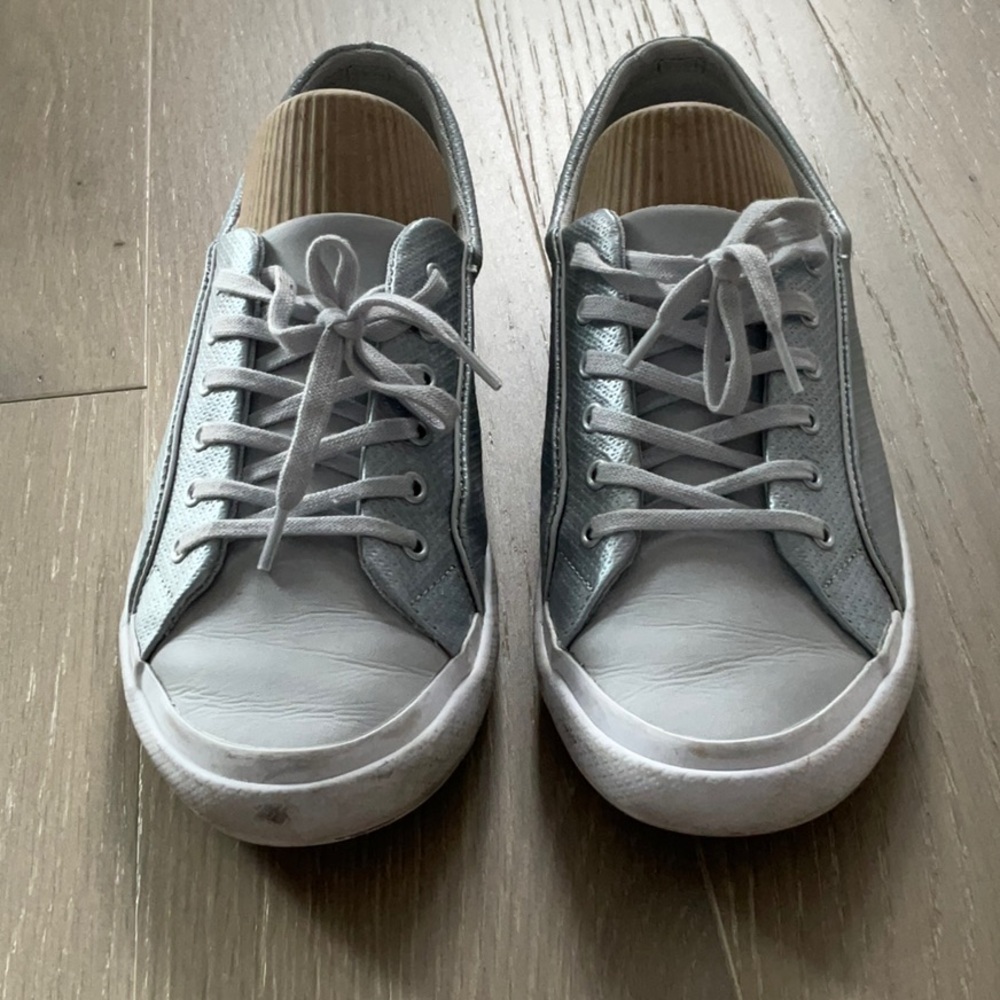 Lacoste Women's Sneakers - White and Gray